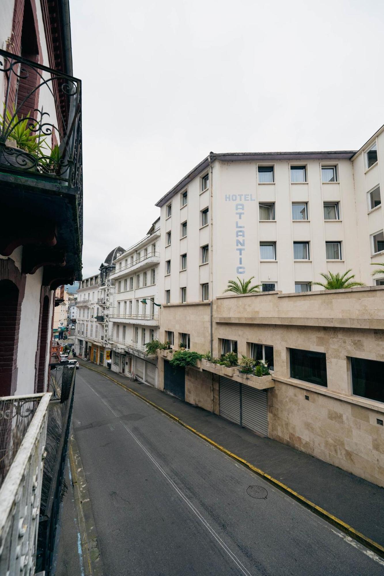 Le Sejour Cine-Proche Du Centre-Wifi-Parking Apartment Lourdes Luaran gambar